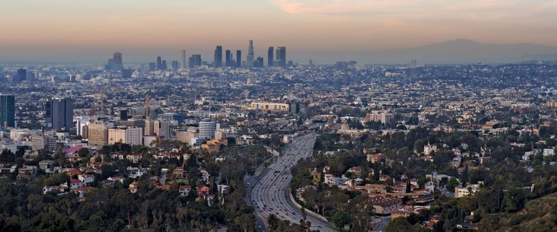 What are the 5 districts of los angeles?